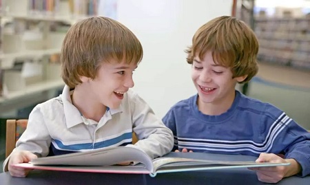 孩子看書的時候注意力不集中
